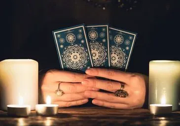 What is a tarot reader?